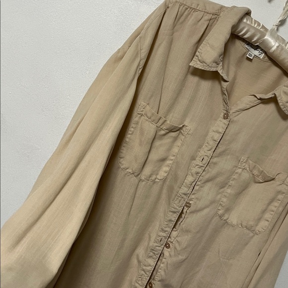 Wonderly Cream Button-Up Shirt - Picture 2 of 3